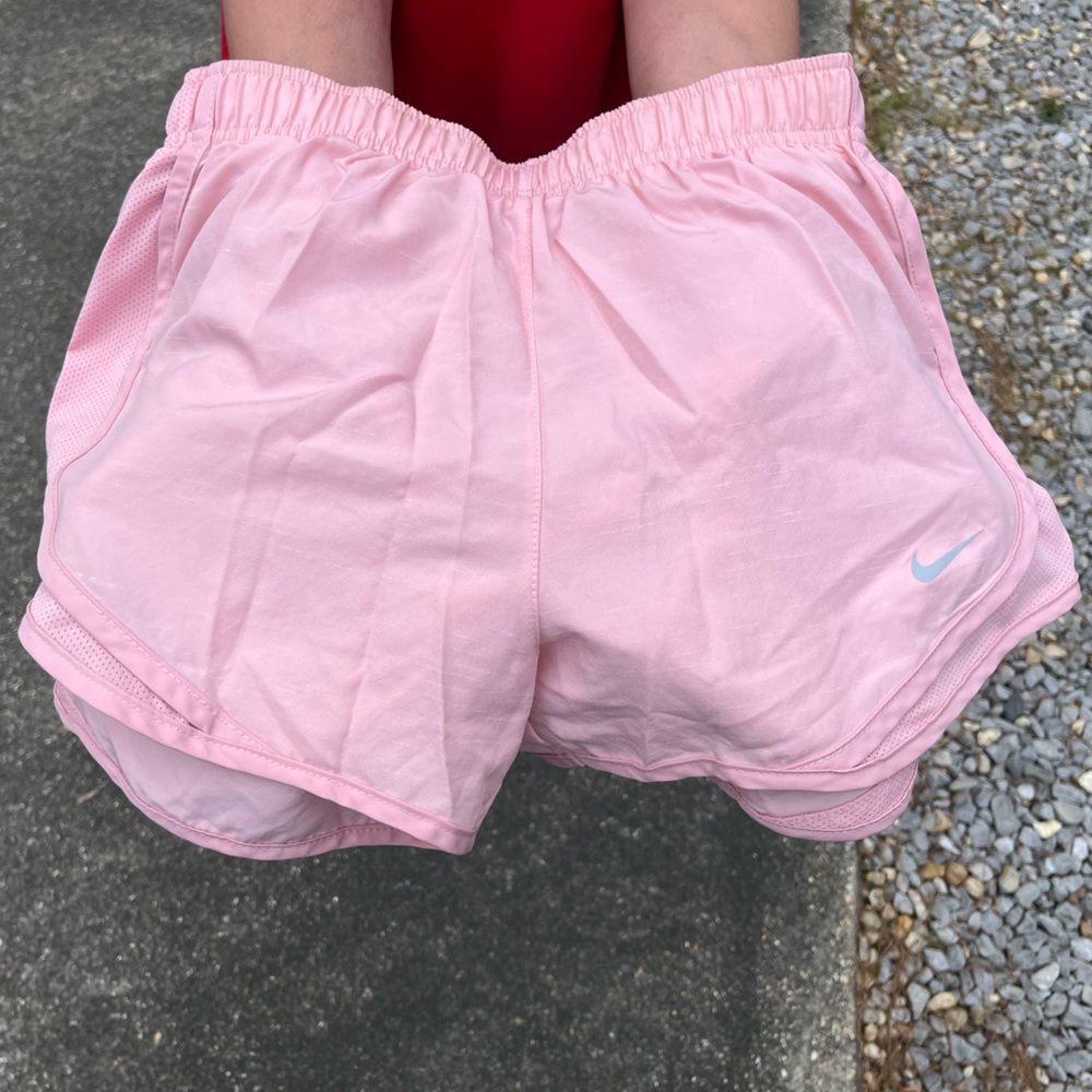 Women’s Nike Shorts Light Pink Small